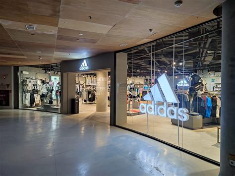 adidas store kuta bali.